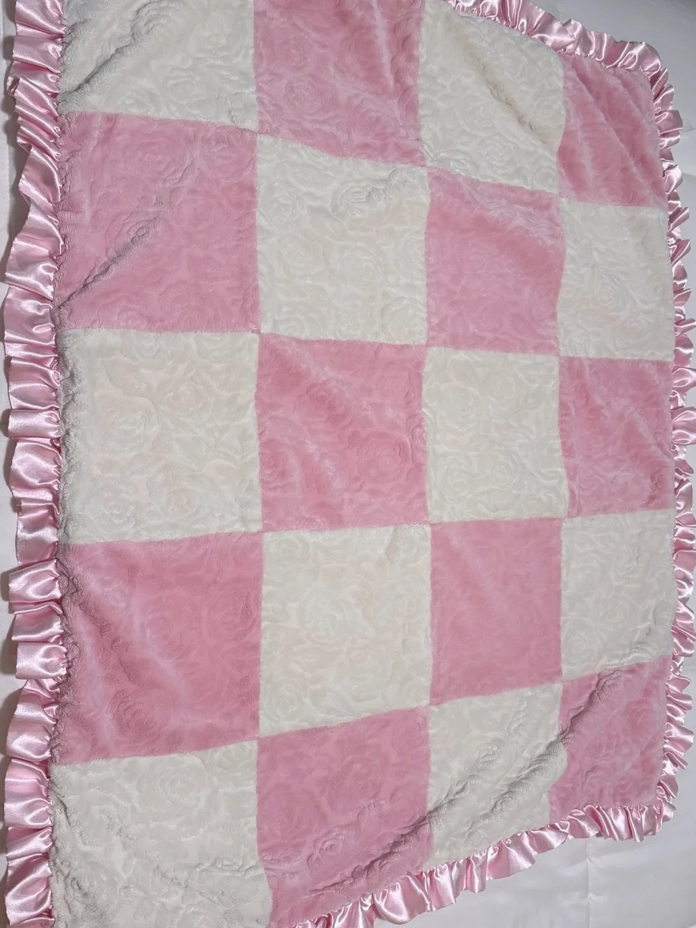Plush Rose Patchwork Baby Blanket with Satin Ruffle - Pink & Cream